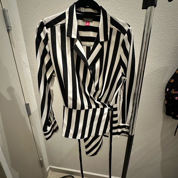 Vince Camuto Monochrome Striped Blouse - Picture 3 of 8